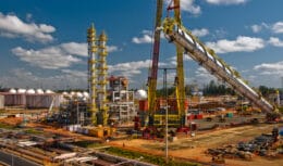 A Petrobras é convidada pelo Ceará a construir refinaria no estado em parceria com chinesa