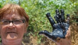 Petróleo encontrado no quintal de dona Tereza na Bahia