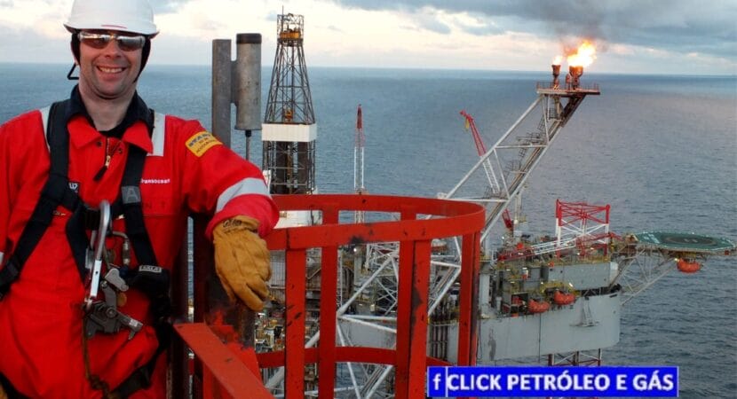 Do you want to work onboard in the oil and gas sector Learn the definitive step-by-step