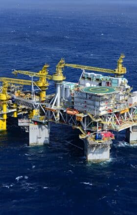 Quatro novas plataformas de petróleo estão chegando na Bacia de Campos