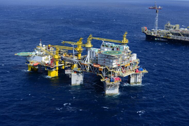 Four new oil platforms are arriving in the Campos Basin