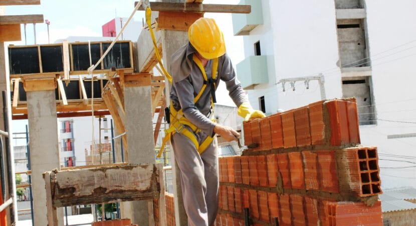 Empresa de construção civil abriu vagas para grande obra em muitas funções