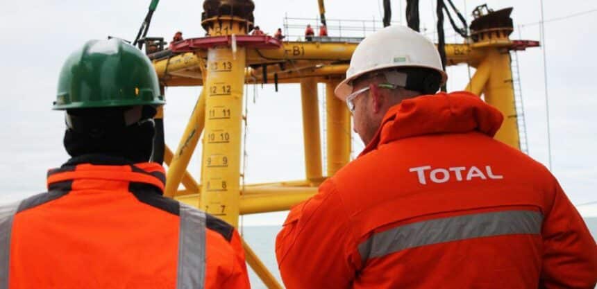 Total will hire Ensco rigs to drill in Foz do Amazonas