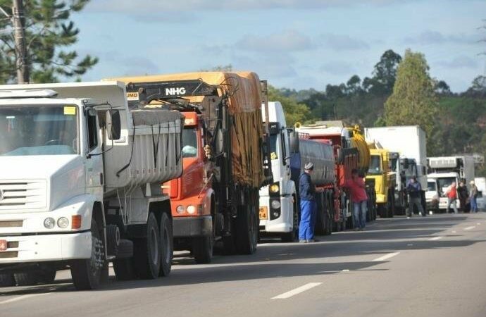 greve dos caminhoneiros governo diesel
