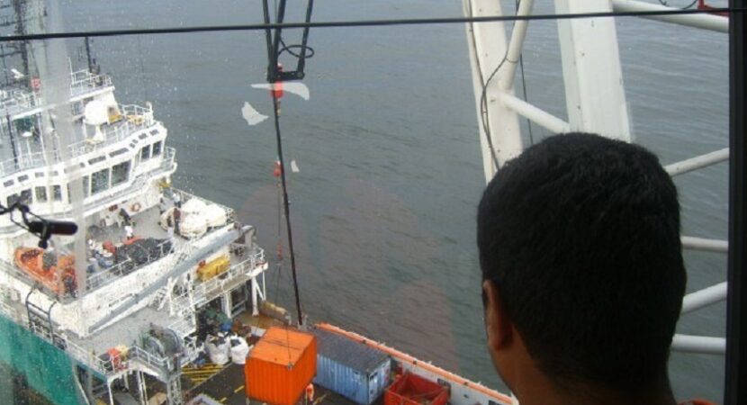 Offshore job at Uniflex