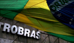 Petrobras paga Petros