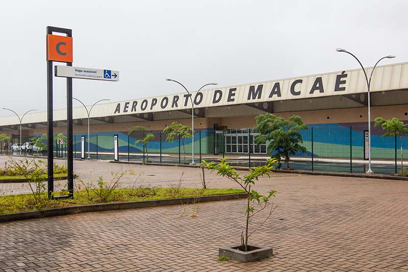 Aeroporto de Macaé com vagas de emprego