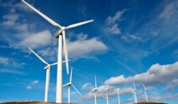 GE assina contrato com a Rio Energy para fornecer 30 turbinas eólicas onshore na Bahia