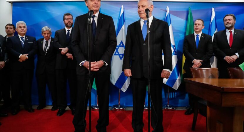 Bolsonaro fecha parceria com Israel para construção de fábrica “que extrai água do ar” no Nordeste
