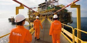 A francesa Total licenciou hoje cinco poços de petróleo na Bacia de Campos
