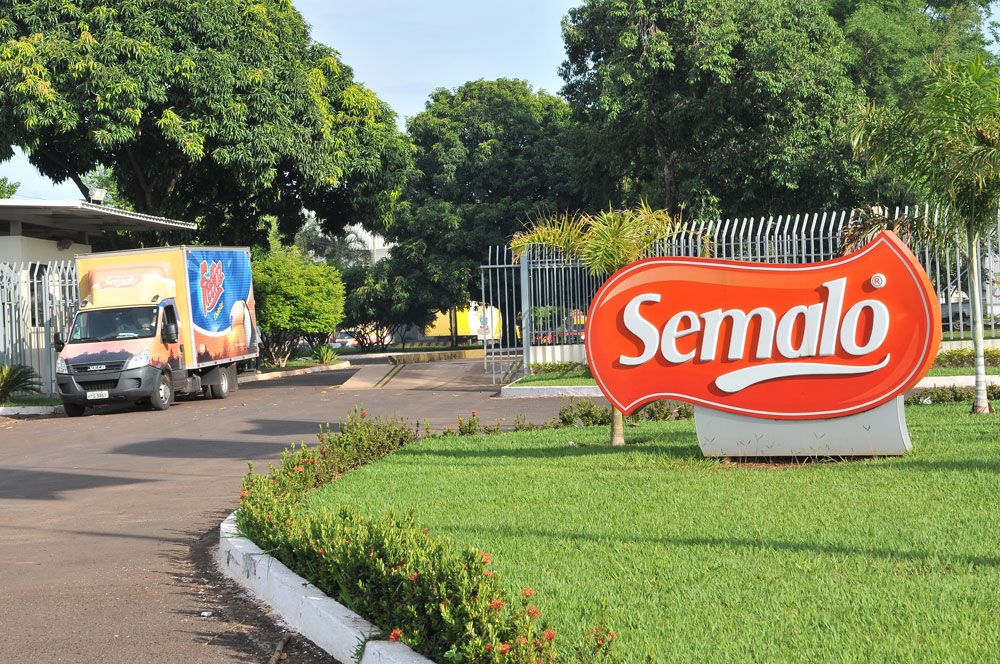 Apesar de quarentena por coronavírus, fábrica da Semalo mantém mais de 200 funcionários trabalhando por 10h