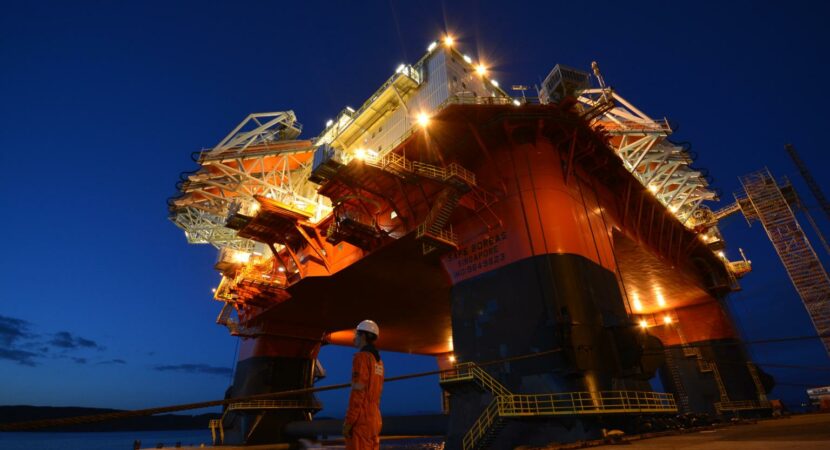 Contratos offshore da empresa global de petróleo e gás Technip demanda muitas vagas de emprego para Macaé e Rio de Janeiro