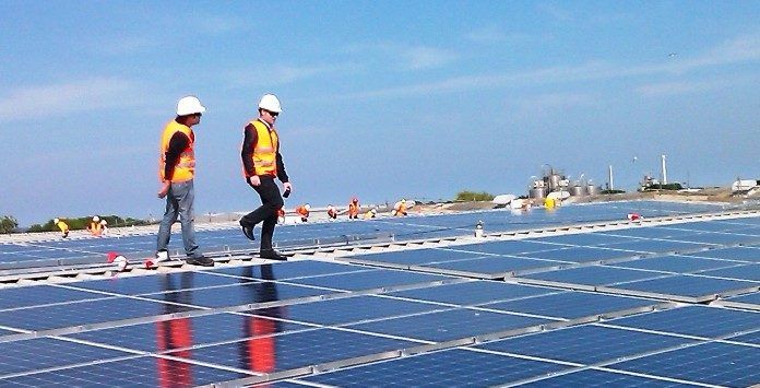 Recrutamento e seleção na área de Energia Solar demanda vagas para profissionais técnicos e engenheiros; salário de até 10 mil reais