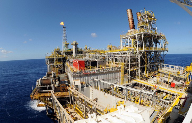 Petrobras earned US$24 million yesterday (07/1,45) with the sale of 3 oil platforms