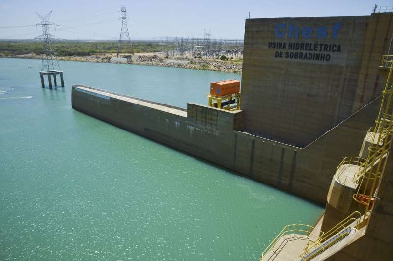 Empresa del grupo Eletrobras invertirá mil millones de reales en usinas hidroeléctricas en Bahía