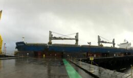 Estaleiro Enseada na Bahia retoma como terminal portuário; 44 mil ton de minério de ferro serão exportados para a China ainda neste mês