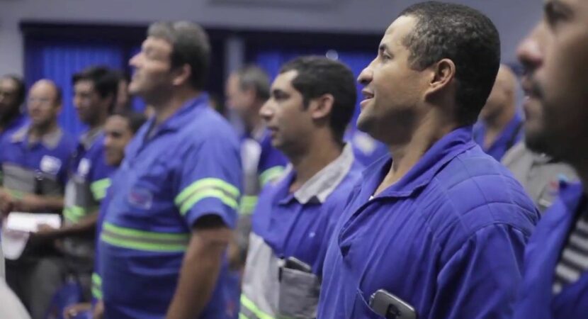 Logistics and transport company opens job and internship vacancies for Rio de Janeiro and São Paulo, this August 20th