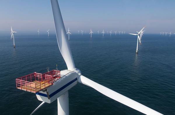 Para construção de parque eólico offshore, Ceará assina acordo com fabricante chinesa de equipamentos para setor de energia renovável