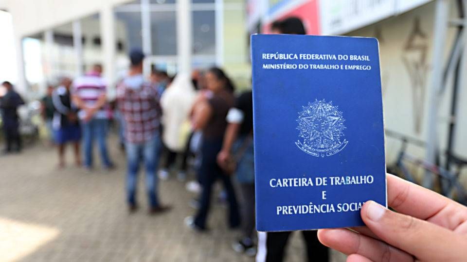 Mais de 480 vagas de emprego de ensino fundamental, médio e superior são disponibilizadas no estado de São Paulo