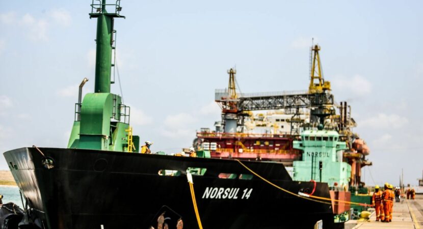 Porto do Açu e Companhia de Navegação Norsul começam a operar novo serviço de transporte marítimo