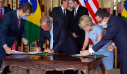 EUA investirá no Brasil 1 bilhão de dólares em projetos de óleo e gás, infraestrutura, mineração, reforma da usina nuclear Angra 1 e telecomunicação