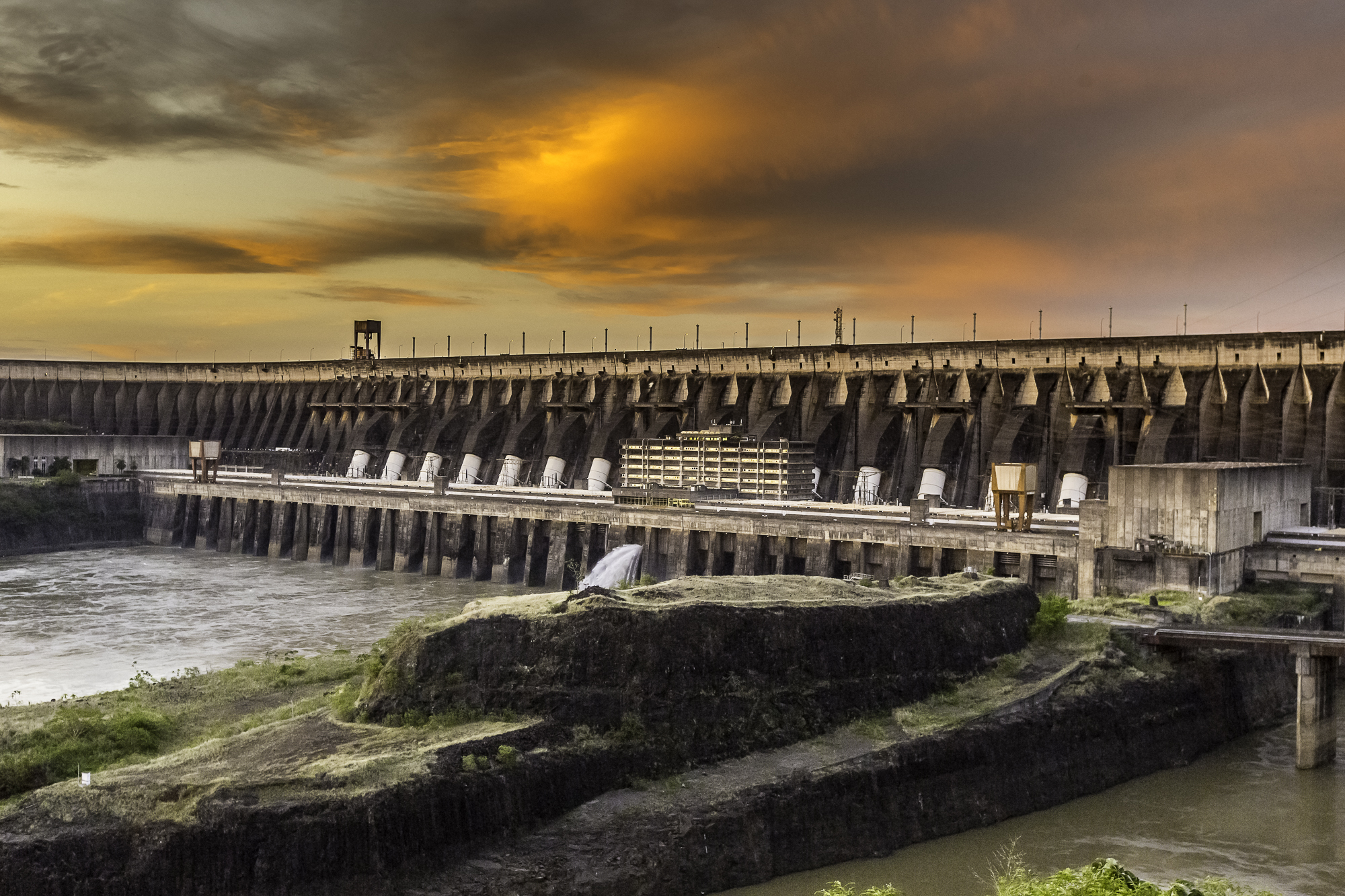 Usina hidrelétrica de Itaipu aumenta geração devido a alta demanda no  consumo de energia - CPG Click Petroleo e Gas