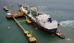 Petrobras exclui Golar Power da licitação de terminal de GNL da Bahia