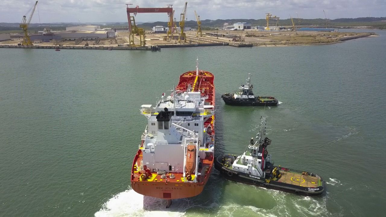 Estaleiro de Construção Naval Atlântico Sul (EAS), em Pernambuco, recebe o primeiro dos três navios para obras de reparos e empregos serão gerados na região