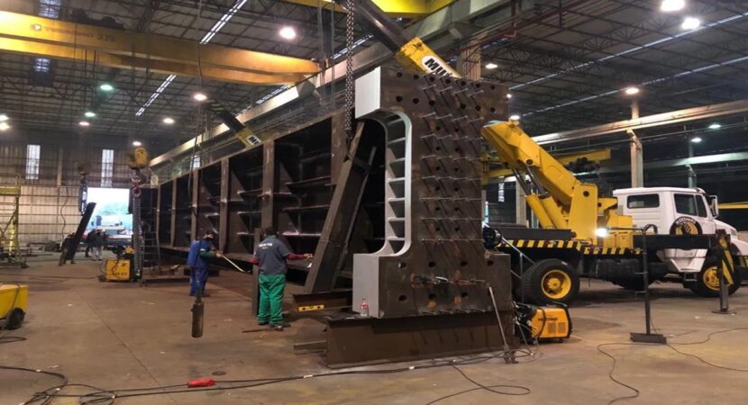 trabajo de mantenimiento en Demuth Máquinas Industrias, en Rio Grande do Sul