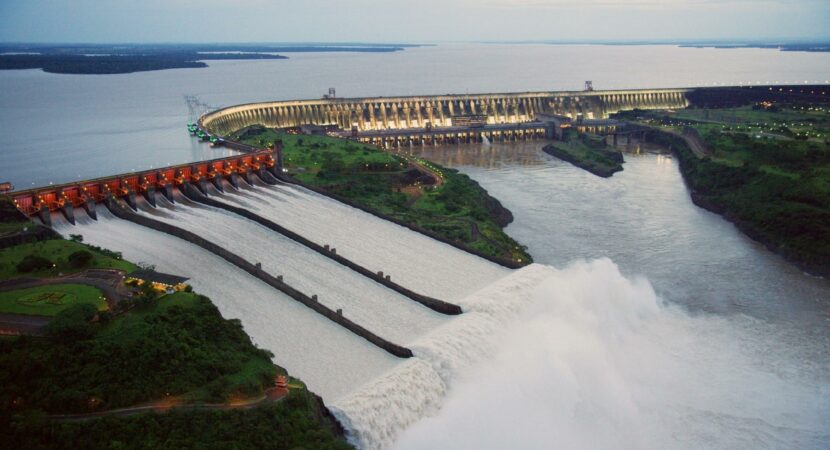 Usina - Itaipú - Hidroeléctrica