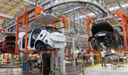 General Motors - Nissan - fábrica - RJ - veículos - trabalhadores