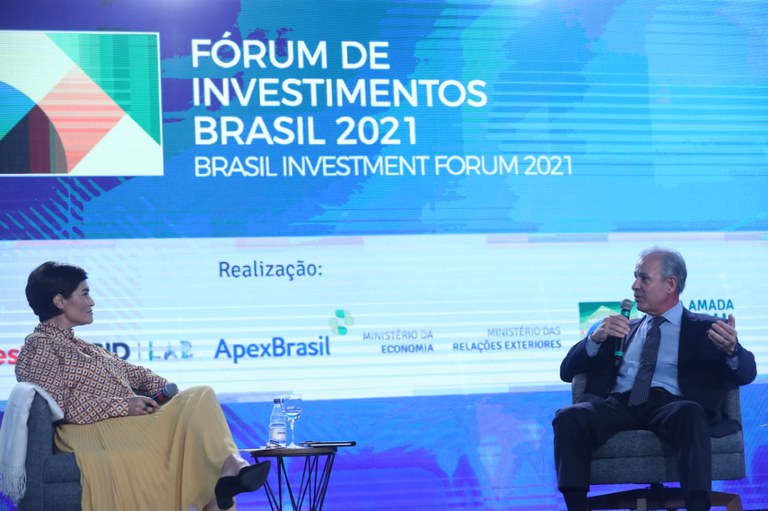 Ministro de Minas e Energia diz que o Brasil tem ambiente propicio para investimento em energia e mineração; setor deve ganhar até R$ 400 milhões nos próximos anos