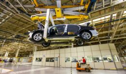 Multinacional - Audi - motores a combustão - diesel - gasolina - carros elétricos