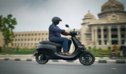 Electric motorcycle - ola Electric - Scooter - autonomy - market