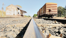 Mineradora – construção – ferrovia