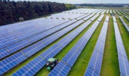 Setor de energia renovável ganhará investimento bilionário através da Lightsource bp. As metas traçadas visam desenvolver projetos em energia solar e levá-los para outros países