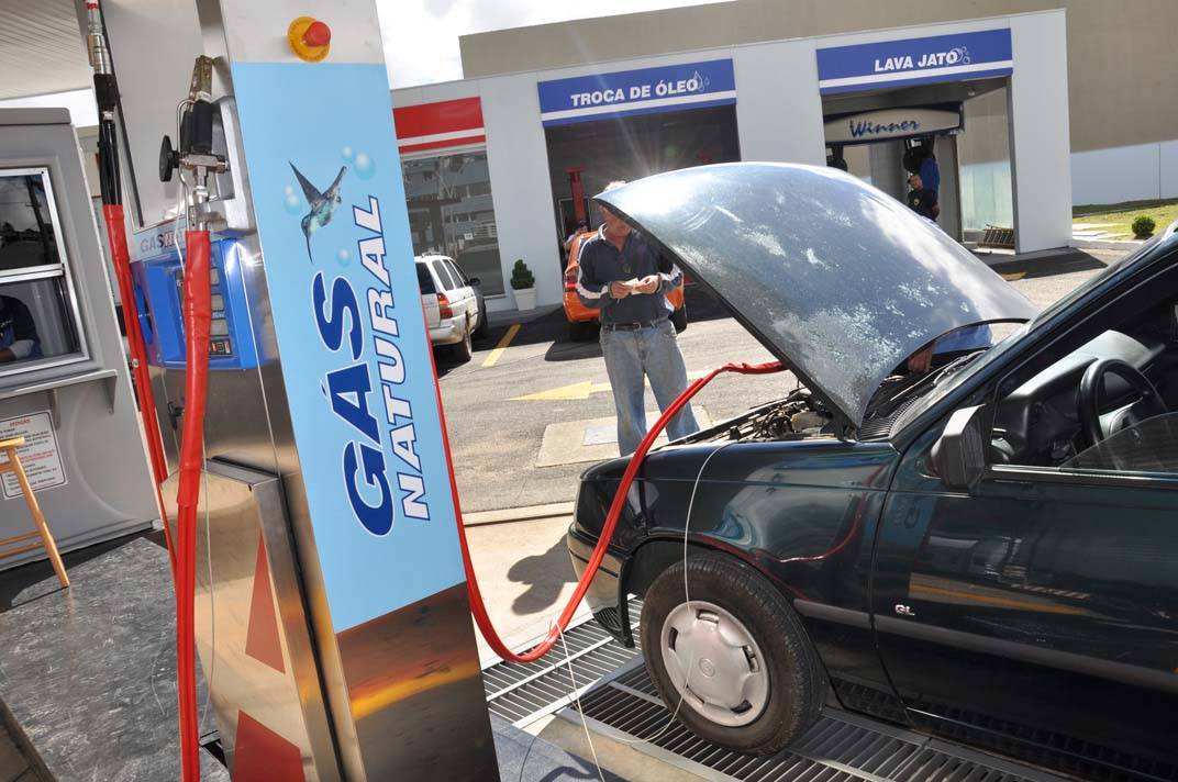 Com alta no preço dos combustíveis, o motorista que abastece com GNV poderá  economizar até R$ 650 se comparado com à gasolina - CPG Click Petroleo e Gas