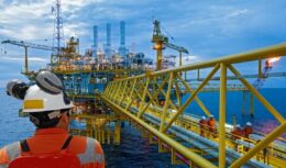 Os processos seletivos para ocupar as vagas de emprego oferecidas pela Ventura Petróleo em Macaé, estão sendo realizados por meio virtual