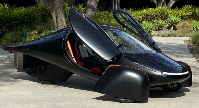 Electric car - Aptera - solar energy -