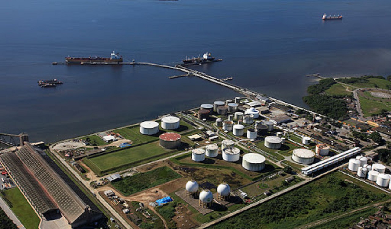 Greve dos Petroleiros Terminal Aquaviário da Transpetro Petrobrás Paranaguá sindicato condições de trabalho preços dos combustíveis protesto