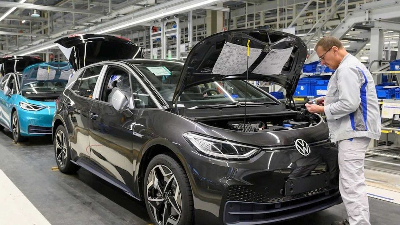 VW - Volkswagen - electric cars - Tesla - factory