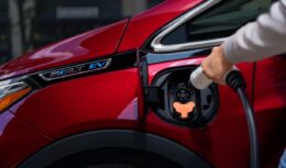 GM - General Motors - carros elétricos - carro elétrico - carros a combustão