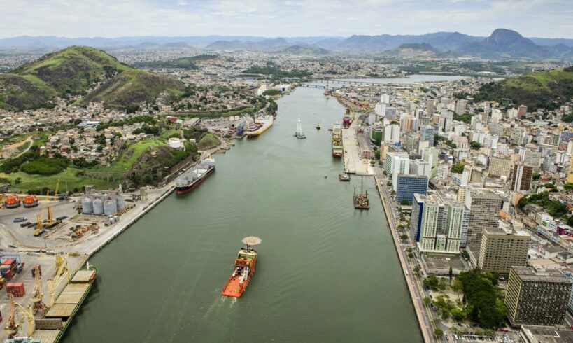 Imagem de um dos portos da Codesa. o edital para a primeira privatização dos portos foi publicado pelo BNDES hoje.. Fonte: Codesa