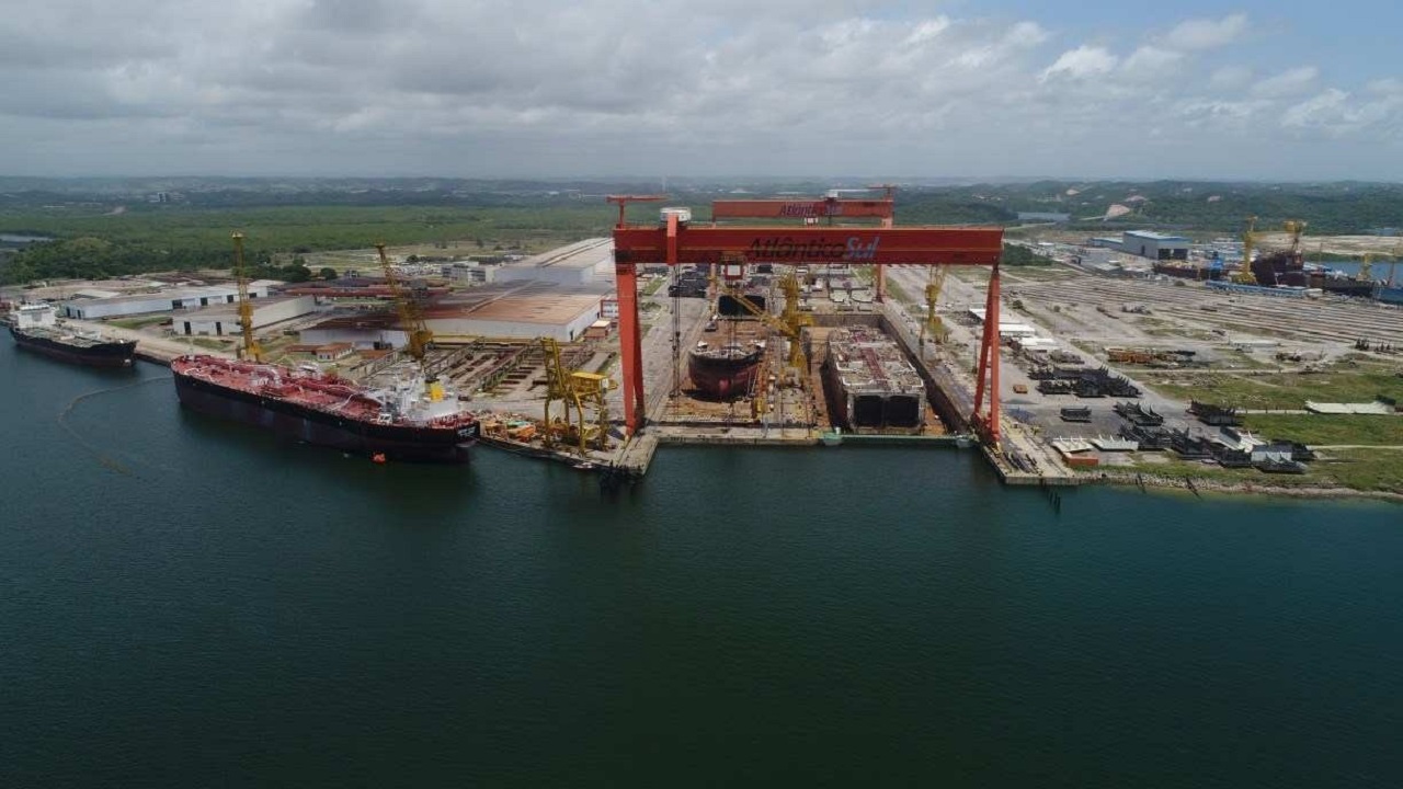 Estaleiro Atlântico Sul - construção naval - reparos navais - porto de Suape - energia eólica - energia eólica offshore