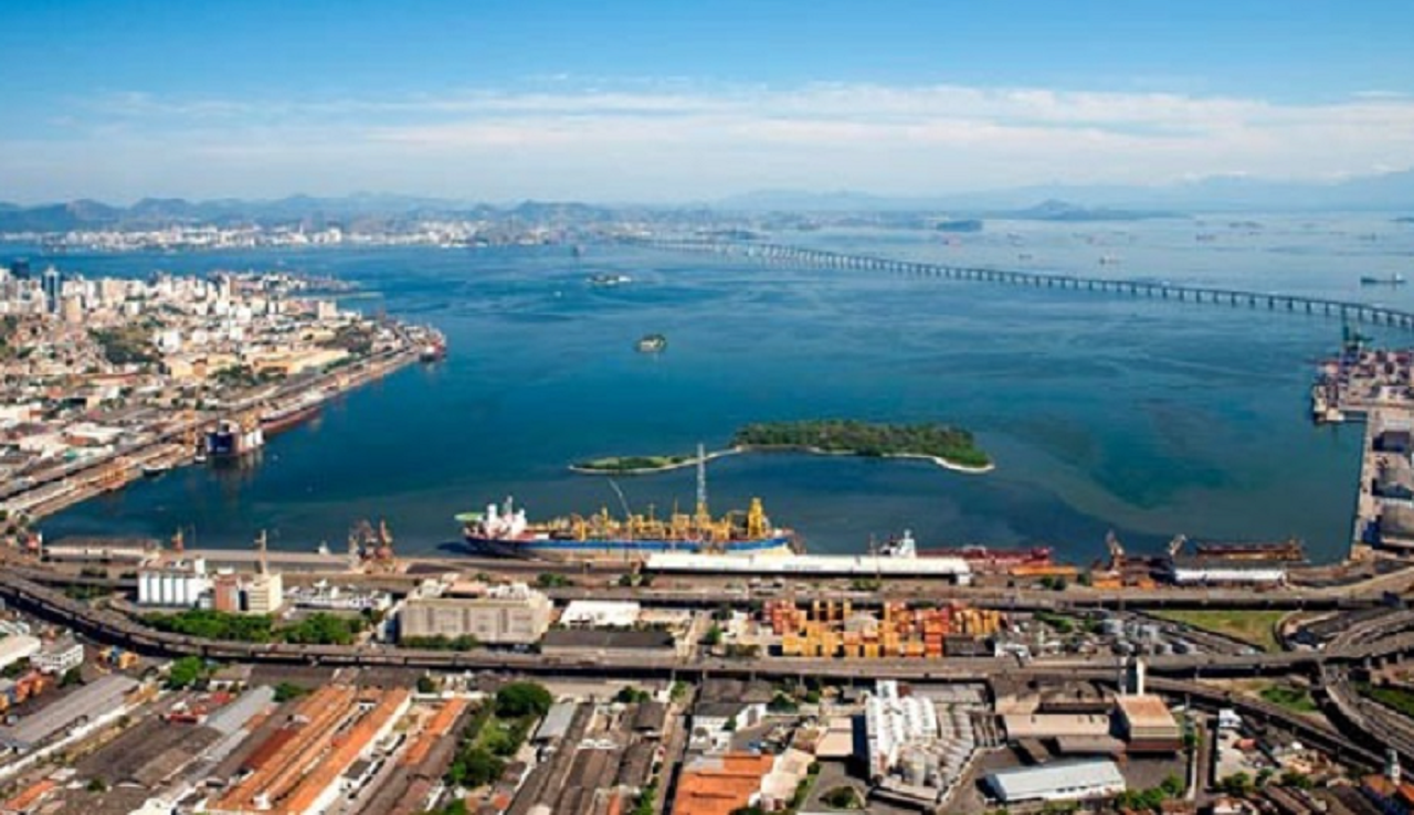 Panoramic view of the Caneco shipyard, responsible for major shipbuilding works in Rio de Janeiro