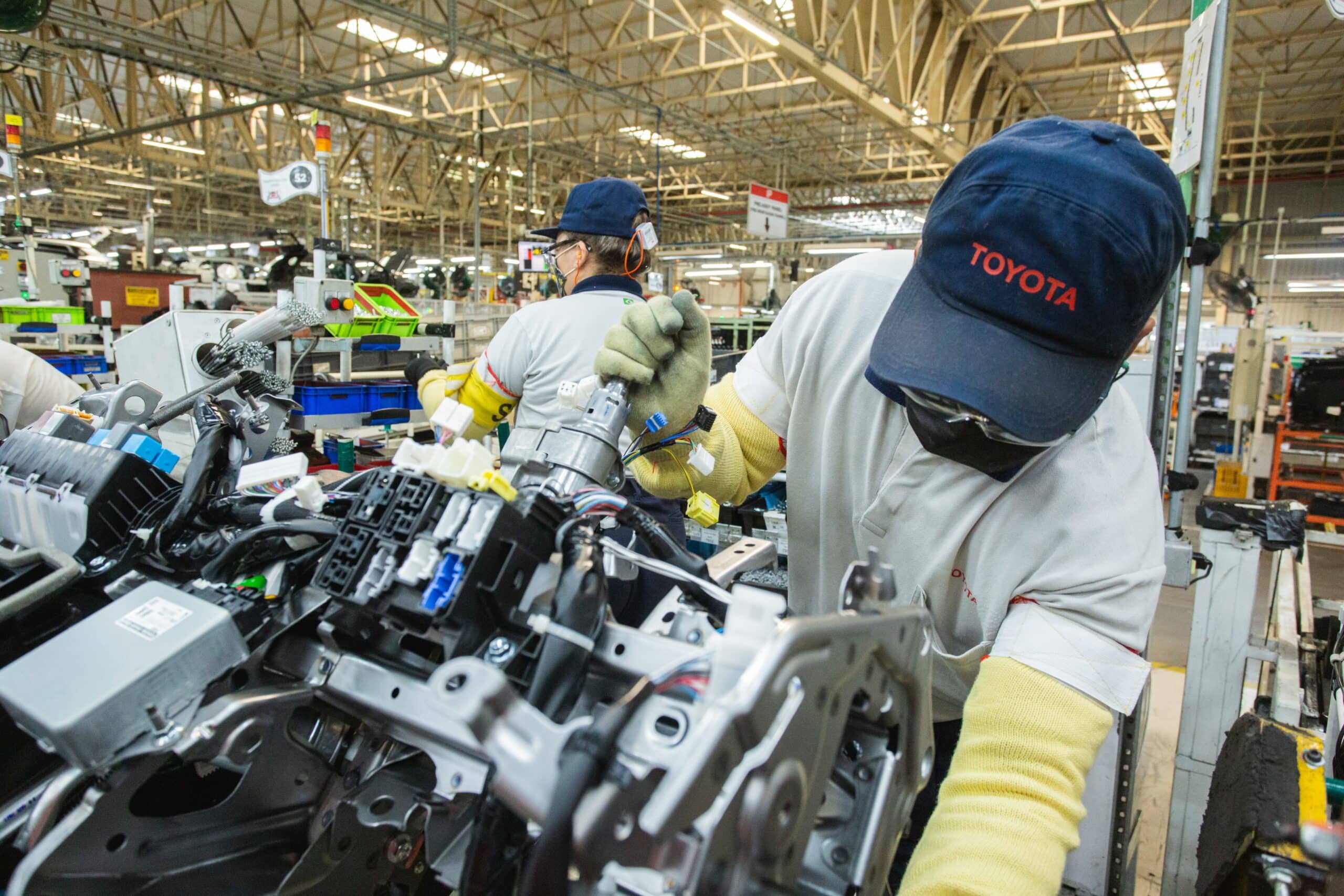 toyota - ford - volkswagen - contracting - factory - production