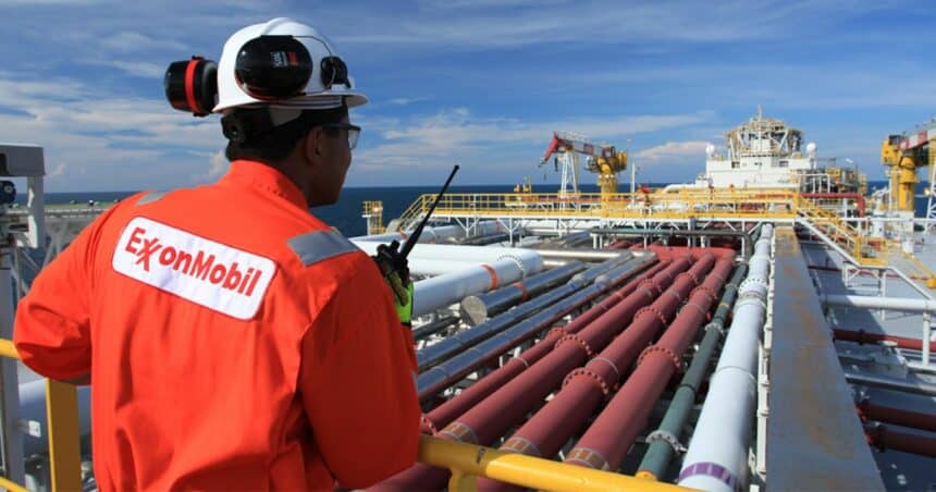 Primer descubrimiento de petróleo de ExxonMobil en Brasil como operador: la mayor compañía petrolera de los Estados Unidos está perforando un nuevo campo petrolero en Sergipe, ¡que promete producir mil millones de barriles!