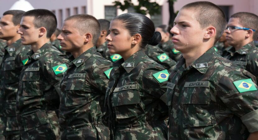 Exército divulga processo seletivo para contratação de profissionais em  lista extensa com 31 profissões sem concurso público, confira a lista -  Revista Sociedade Militar