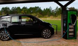 BMW - WEG - carros eletricos - energia solar - baterias