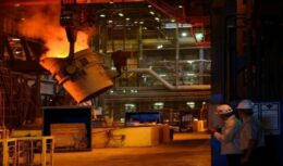 O aval que a CSN recebeu do CADE para a aquisição da metalgráfica Iguaçu é o que a empresa necessitava para a compra da companhia, mas terá que repassar parte de suas ações, como forma de equilibrar o negócio e impulsionar a produção de embalagens
